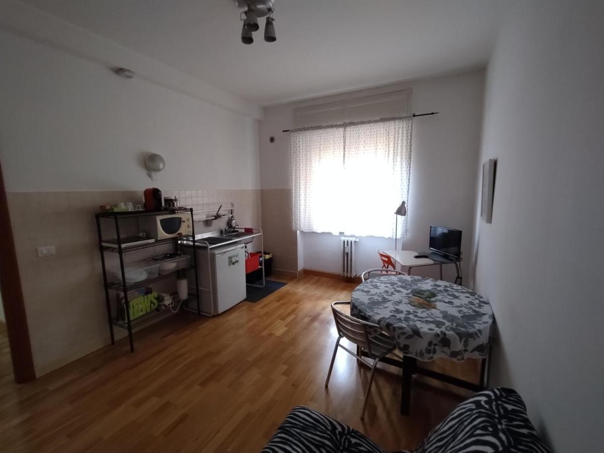 Apartamento Centro E Porto Livorno Exterior foto