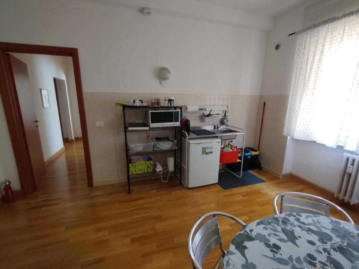 Apartamento Centro E Porto Livorno Exterior foto
