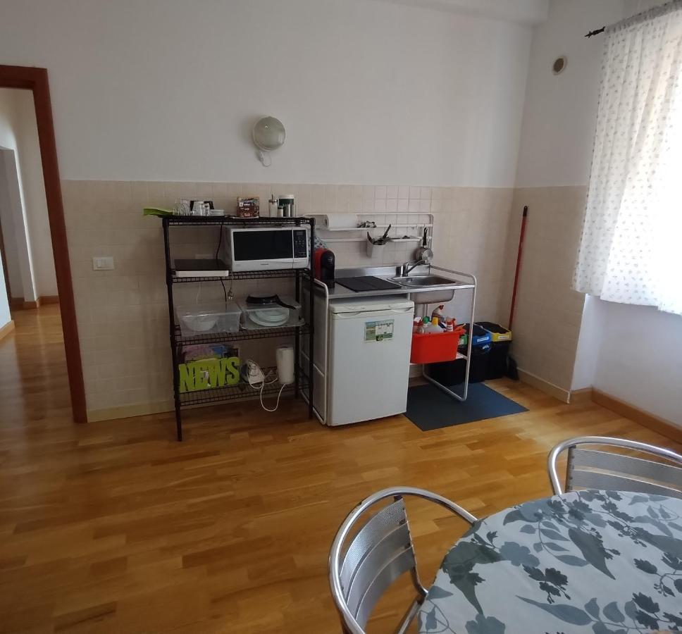 Apartamento Centro E Porto Livorno Exterior foto
